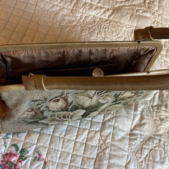 Vintage Floral Needlepoint Lilies Taupe Handbag - Picture 13 of 13